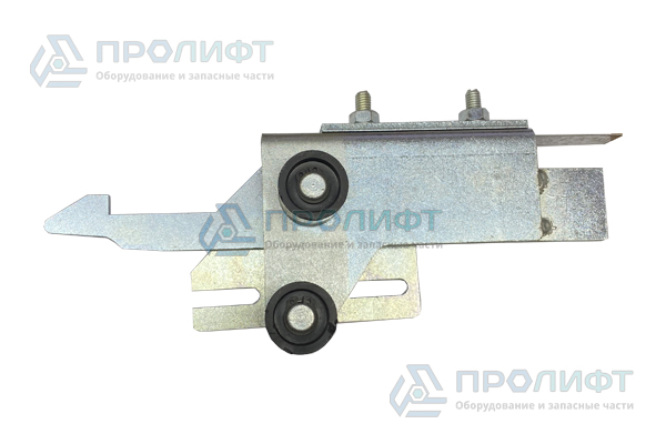 Замок двери шахты ПРАВЫЙ Q=400кг 0411К.26.01.090 КМЗ